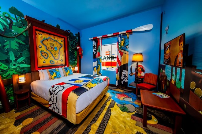 A room at the Pirate Island Hotel at Legoland Florida - Photo via Legoland Florida Resort