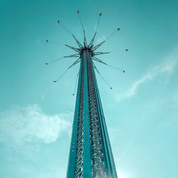 Man dies after falling from Icon Park's Starflyer attraction
