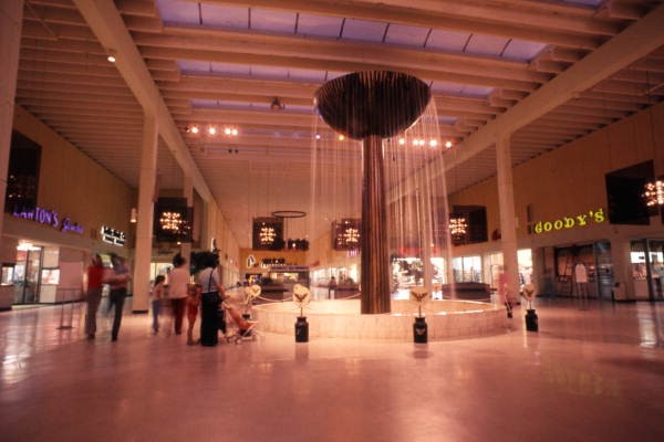 A 1969 photo of the fountain inside the Winter Park Mall - Image via Florida Memory | Florida Department of Commerce.