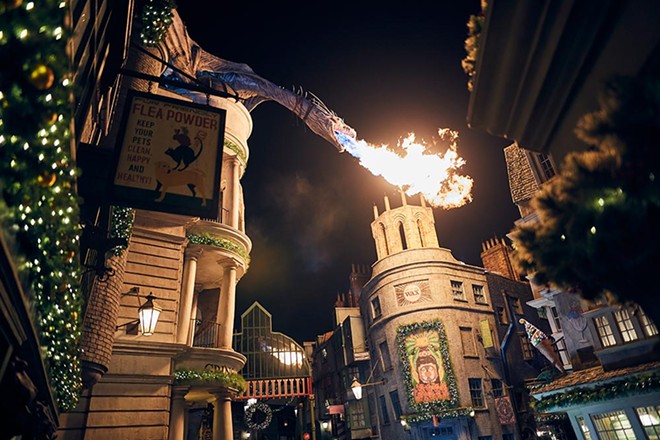 Christmas in the Wizarding World of Harry Potter transforms Hogsmeade and Diagon Alley - courtesy photo