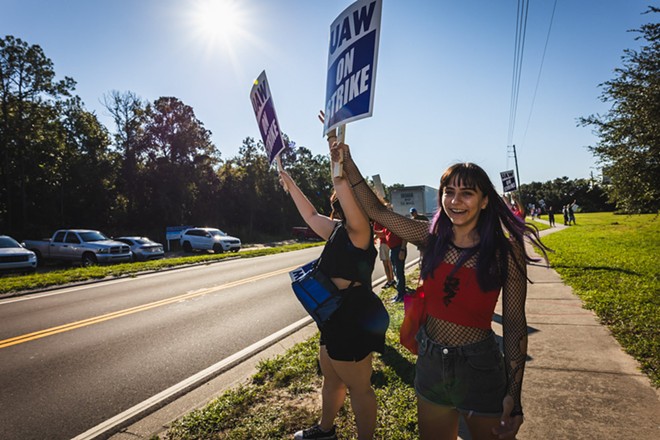 Orlando UAW auto workers still holding the line one month after going on strike (2)