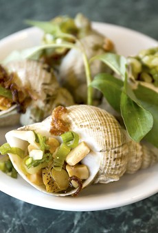 Orlando Vietnamese snail restaurant Mama Lau Va Oc will force you to slow down and savor