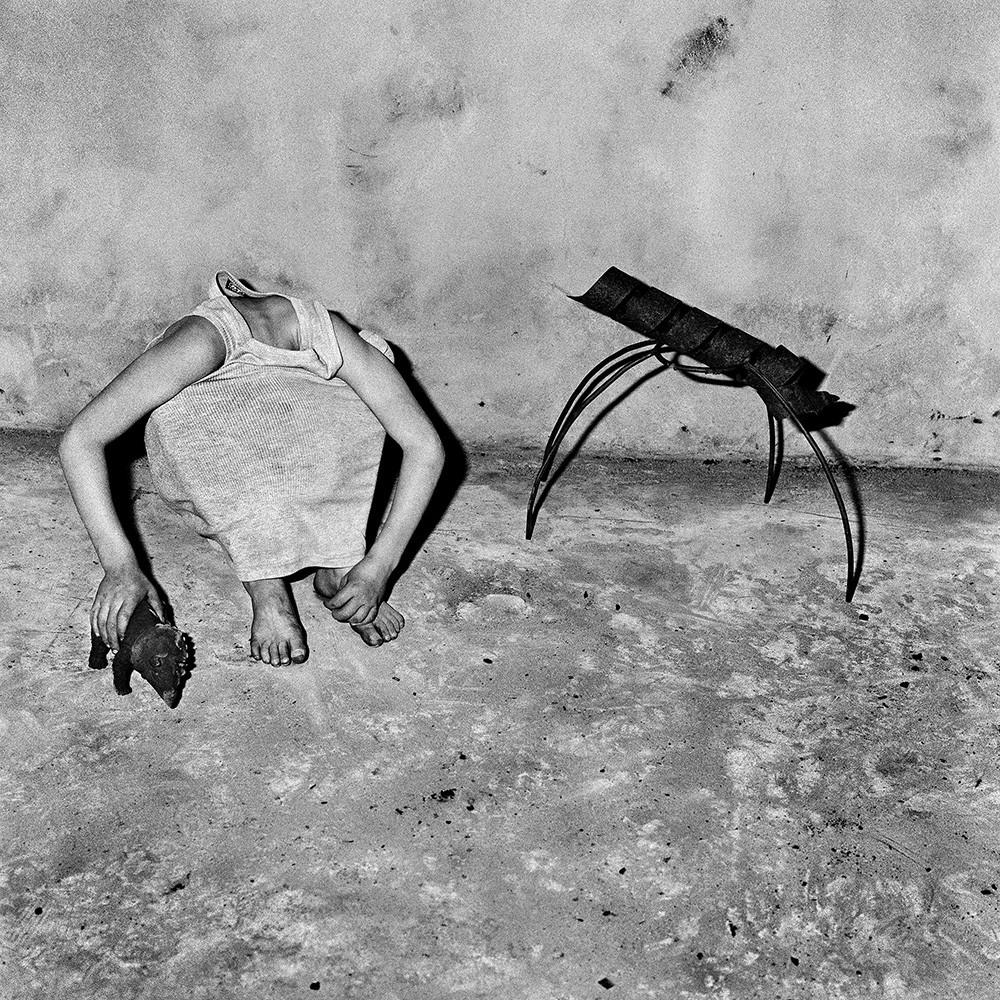 A retrospective of Roger Ballen's photography exposes darkness