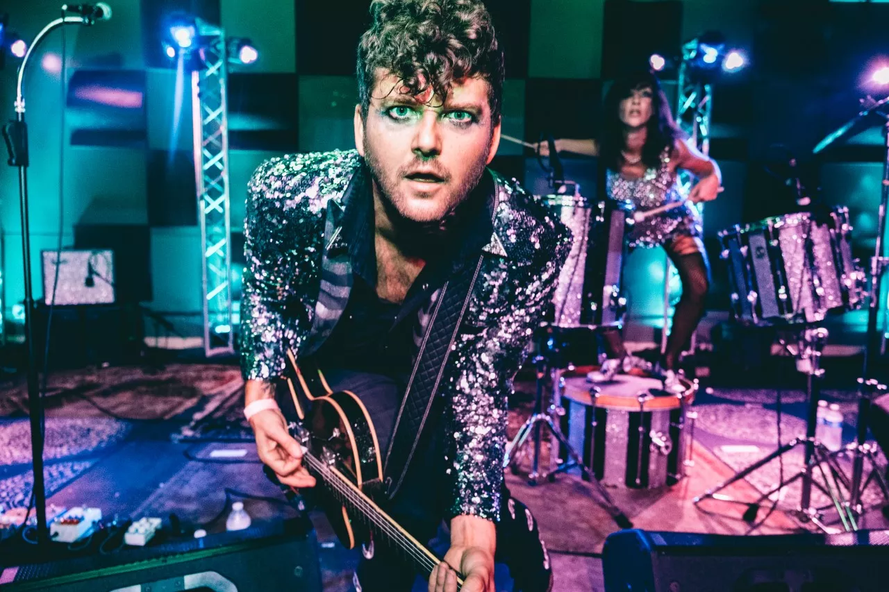 l-a-rockers-kolars-prove-their-live-dazzle-is-even-brighter-than-their