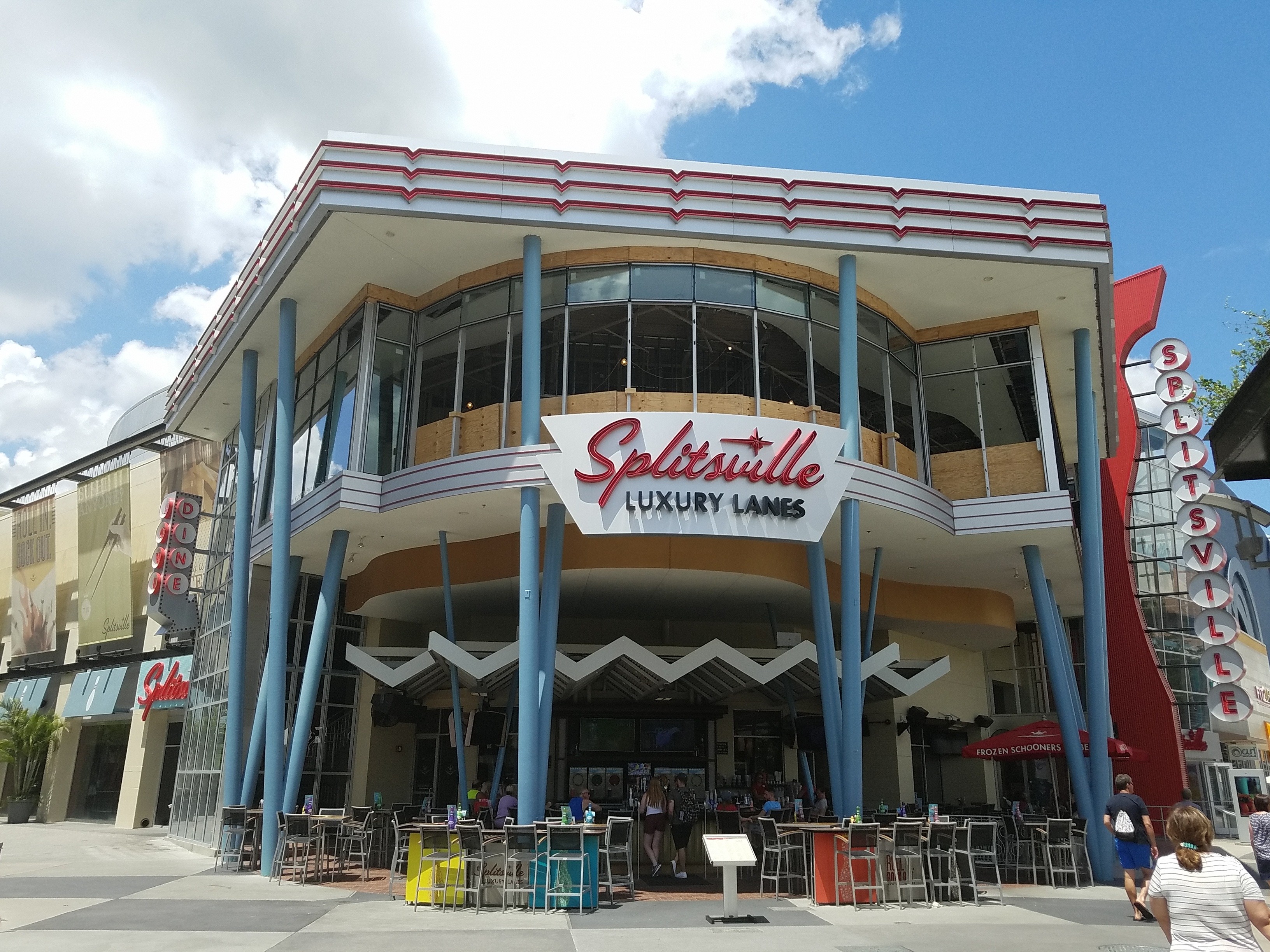Splitsville Restaurant Review at Disney Springs 