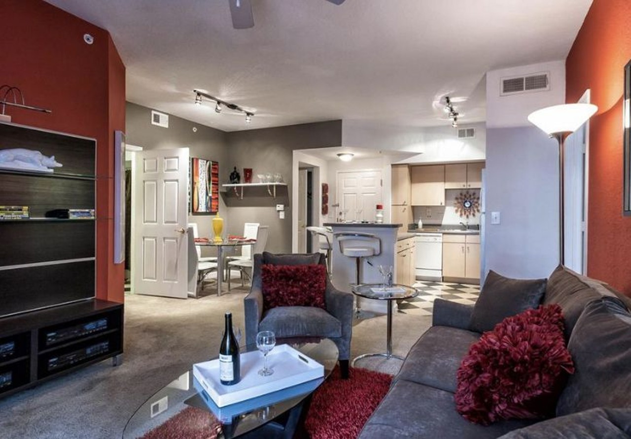 595 W Church St, Orlando
$890+/mo
1 bed, 1 bath, 604 sqft
This open concept makes for the perfect pre-party area before you walk to the Magic or Orlando City game.