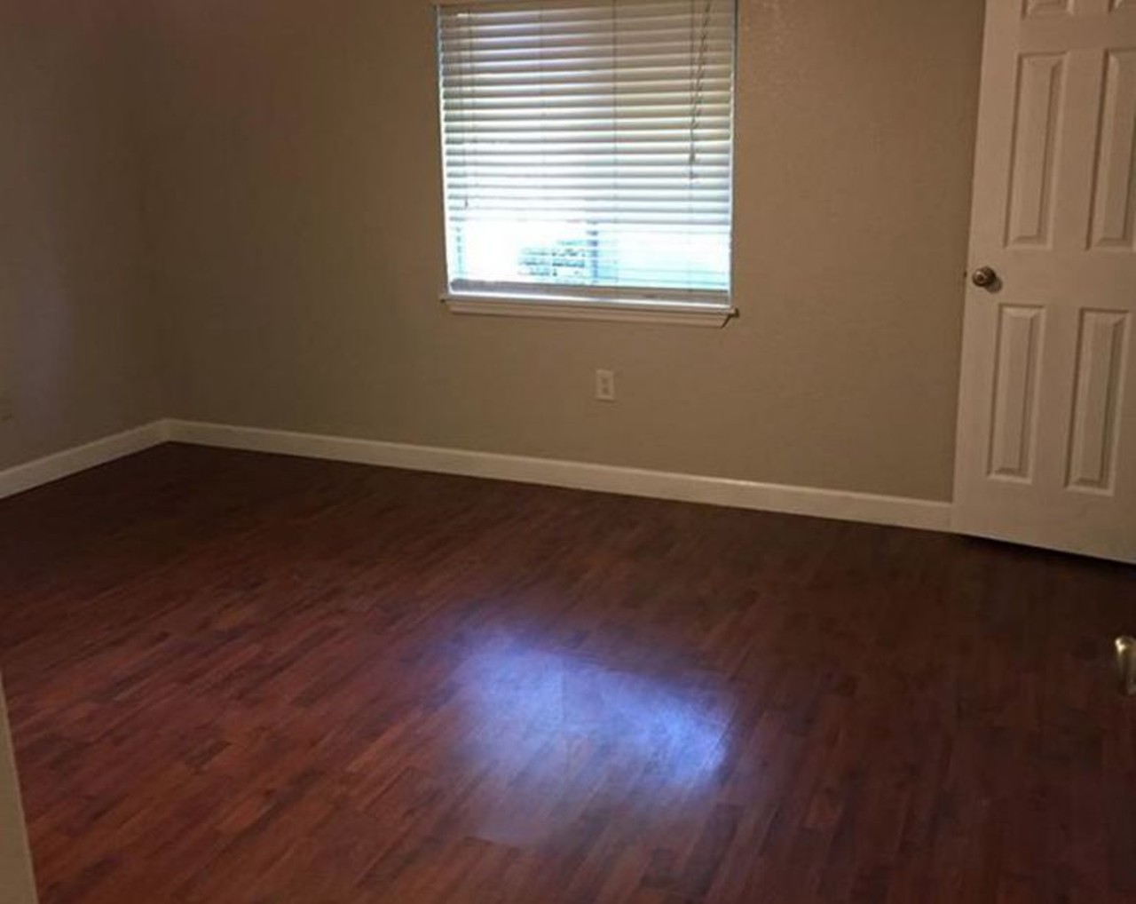 1940 Conway Rd, Orlando
$1,200/mo
2 bed, 2 bath, 1,100 sqft
These bedrooms are large and have the same hardwood floor that goes throughout the apartment as well.