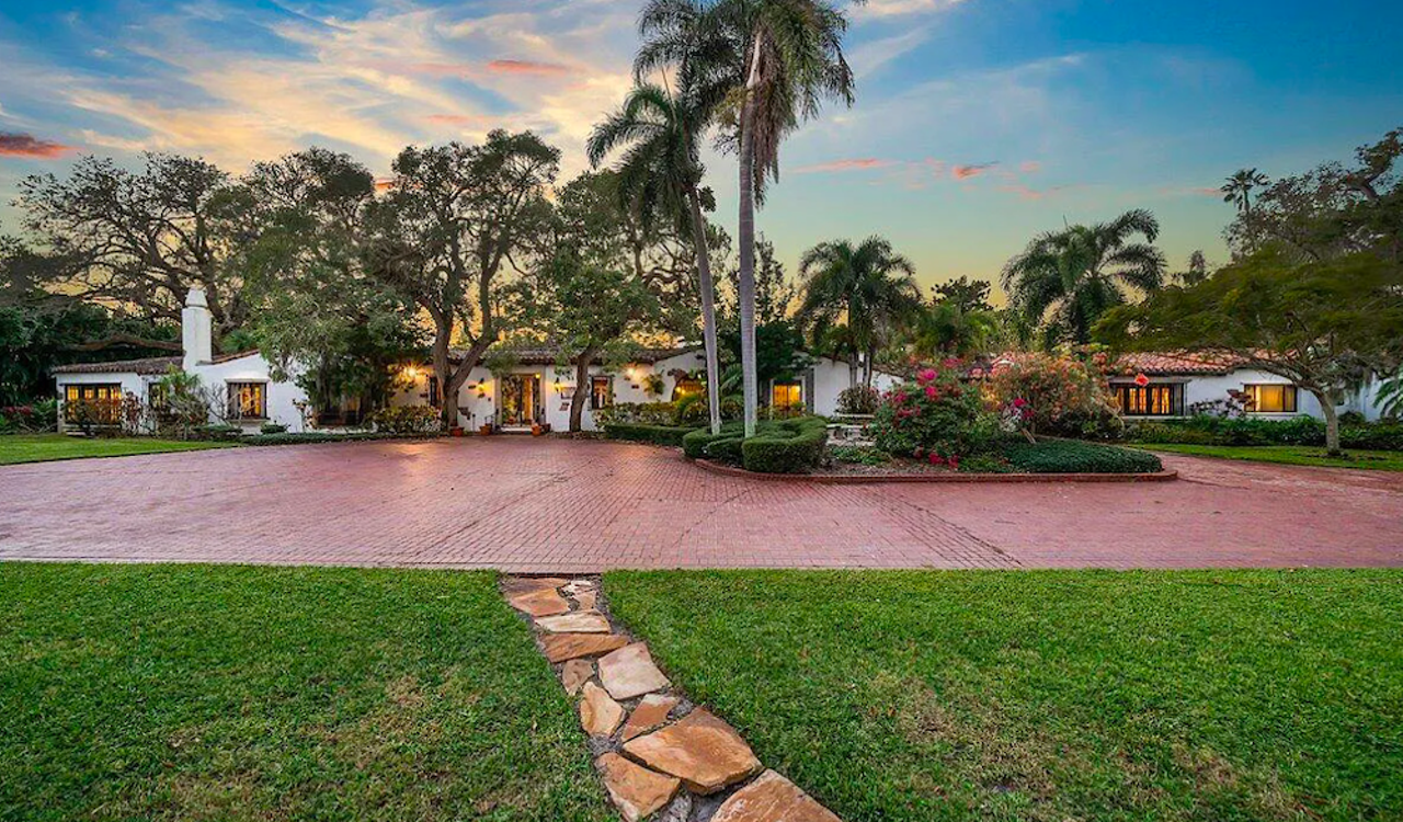 Spanish resort-style 'Hacienda del Sol,' with art studio, 50,000-gallon pool and guest cottage, is for sale just outside of Orlando