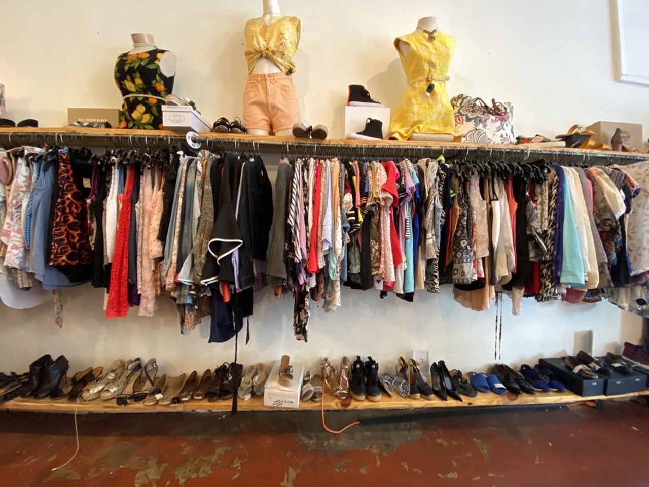 Dechoes Resale
2110 Edgewater Drive, Orlando
This designer consignment and vintage boutique in College Park offers carefully curated vintage and gently used designer finds in a funky space.