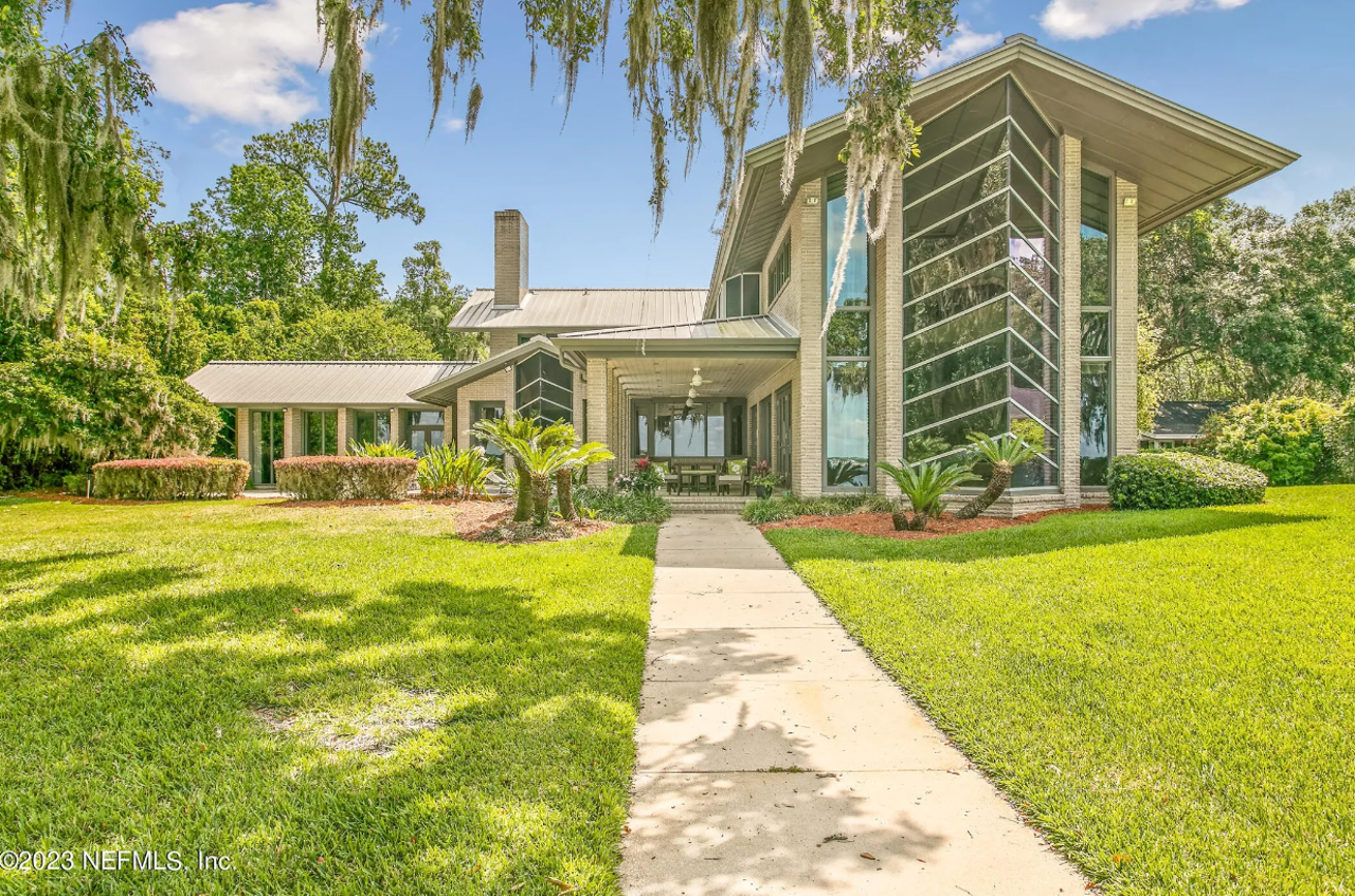 A Frank Lloyd Wright-inspired waterfront home is now on the market in Florida