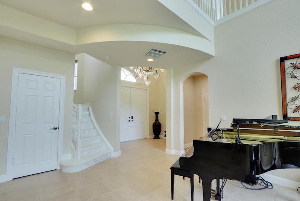 Vanilla Ice gave this Florida home to his ex-wife for $10; now she's selling it for $800K